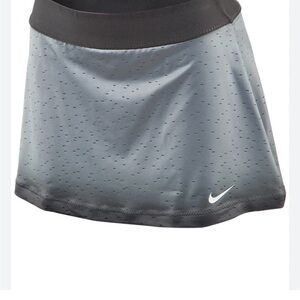 Nike Women's Gray Ombré Mini Tennis Skort. Lined, 2” Elastic Waist.